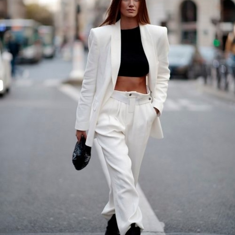 3 طرق لتنسيق الكروب توب للوك جذاب بأسلوب Street Style