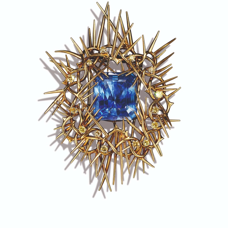 Tiffany & Co تُطلق تصميم Crown of Thorns بالتعاون مع الفنان كيندريك لامار