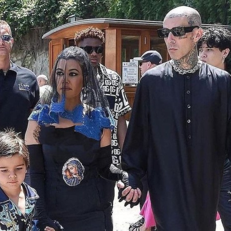 كورتني كارداشيان وترافيس باركر