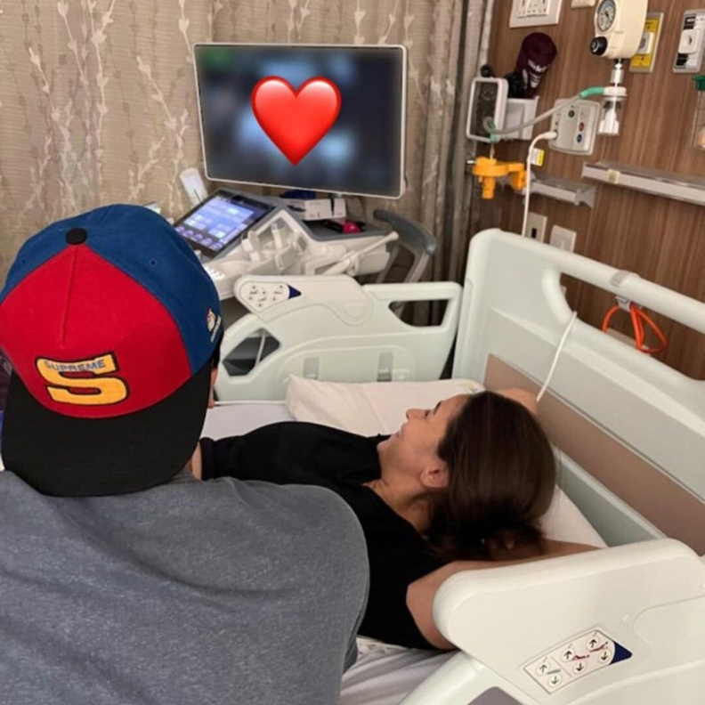 النجمة عليا بهات حامل في طفلها الأول