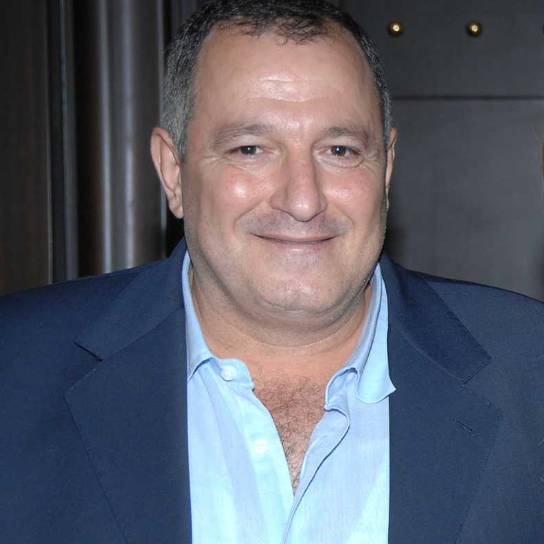 محاور المشاهير عدنان الكاتب يواصل تصدر الترند بعد اختياره أهم شخصية عالمية في الإعلام الإلكتروني 