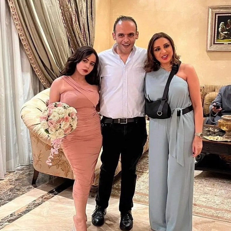 انغام وعقد قران شقيقها 