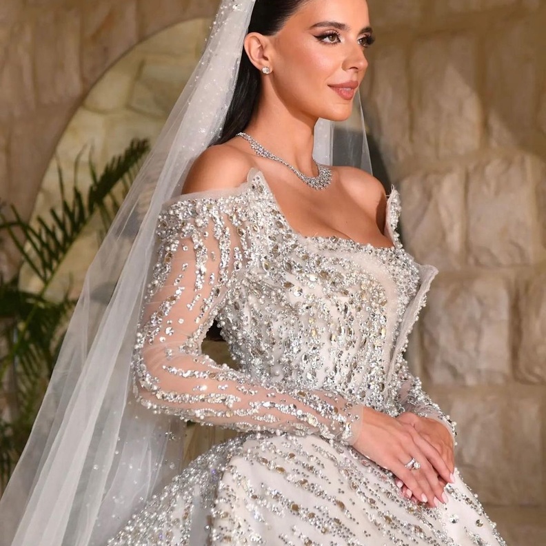 بيرلا الحلو بإطلالة زفاف ساحرة من تصميم نيكولا جبران