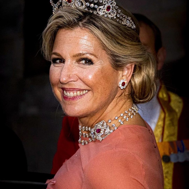  أحدث ظهور للملكة ماكسيما بتاج ميليريو المرصع بالياقوت الأحمر