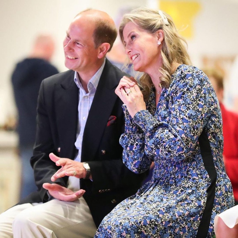 صوفي كونتيسة وسكس تحتفل بالذكرى السنوية 23 لزواجها