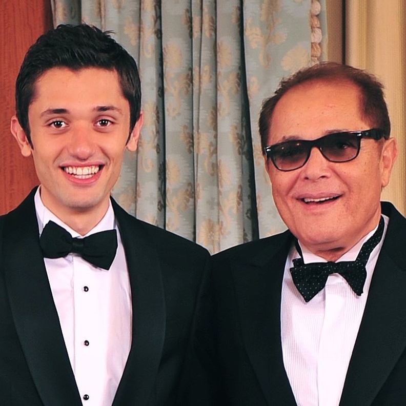 كريم محمود عبد العزيز ووالده 