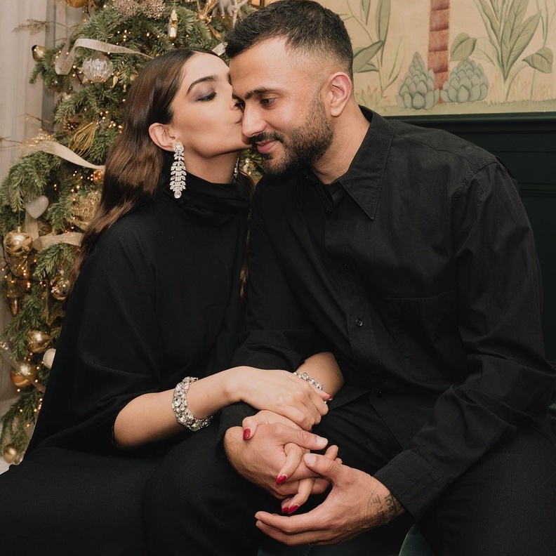 سونام كابور في عطلتها في توسكانا 