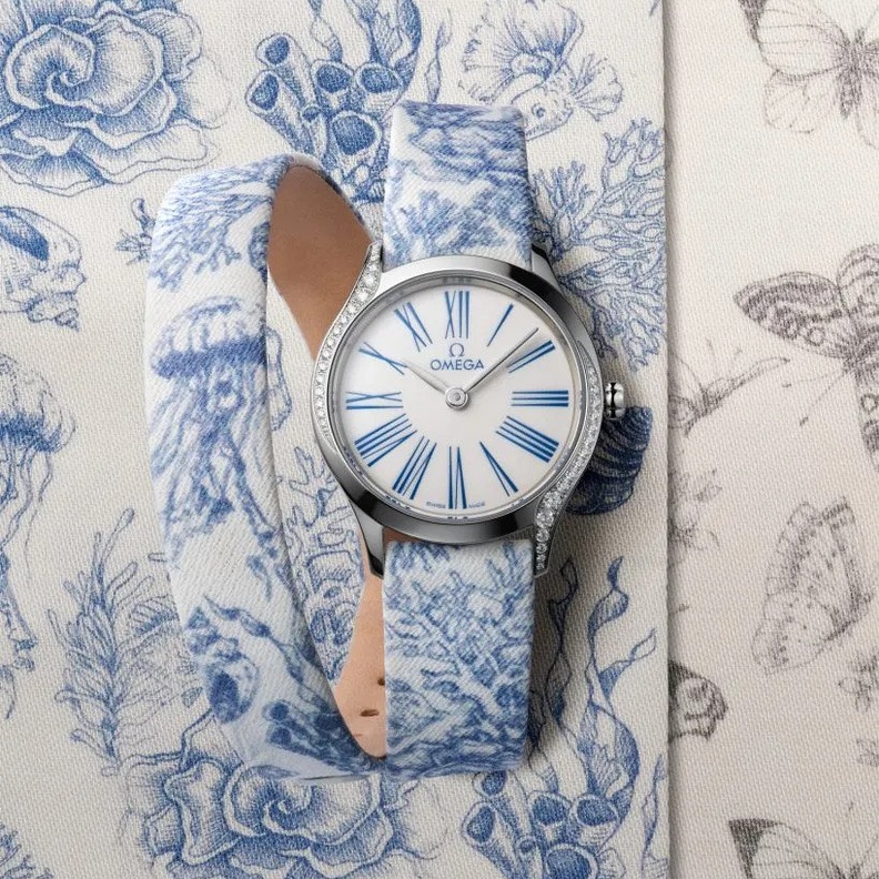 أجمل تصاميم ساعات يد رقيقة لاطلالة أنثوية في نهار العيد