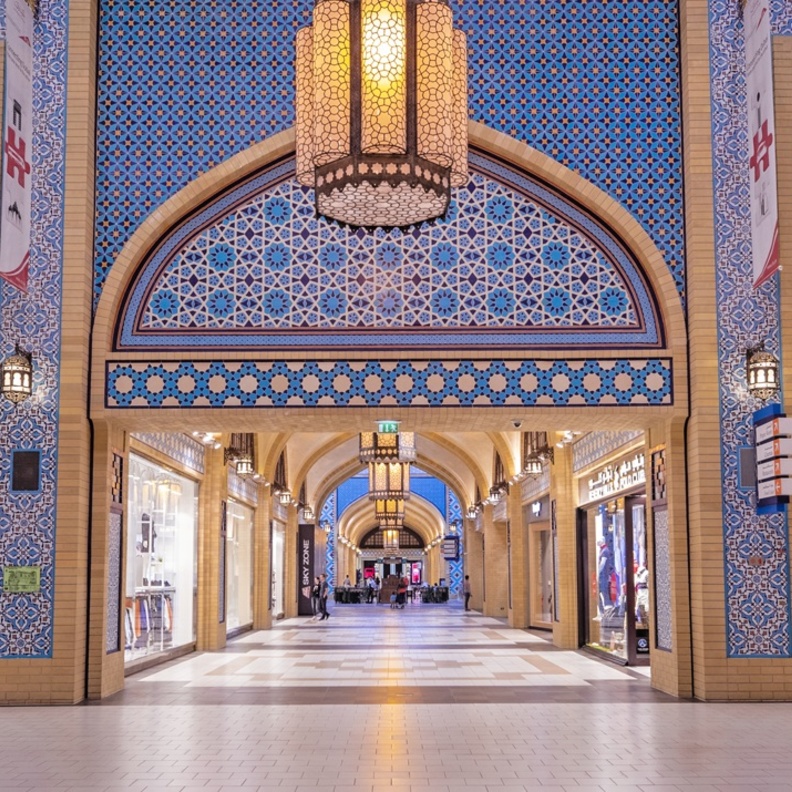 اجواء ساحرة للتسوق في مول ابن بطوطة