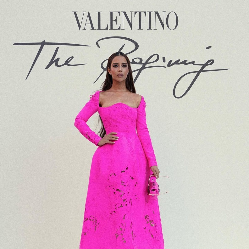 اطلالات بلقيس فتحي عصرية وأحدثها باللون الفوشيا 