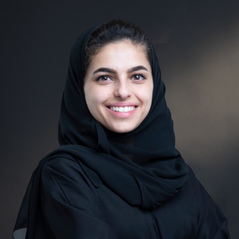 "الشيهانة العزاز" أول سعودية تحضر جلسة مجلس الوزراء بعد تعيينها مؤخرا نائبا للأمين العام للمجلس