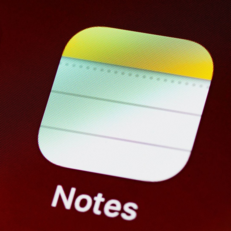 تطبيق Notes هو خيار سريع وسهل للرسائل السرية
