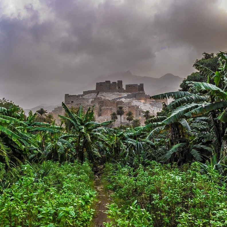 5 تجارب ساحرة لعشاق الاستجمام والمغامرة في قرية ذي عين التاريخية