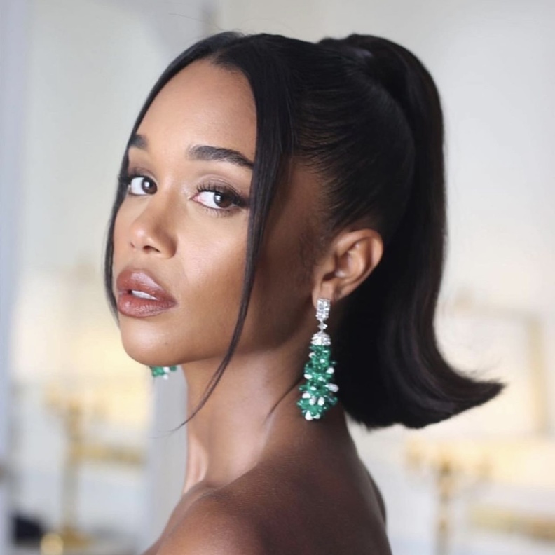 خطوات تطبيق مكياج ناعم للسمراوات بأسلوب مكيا ج Laura Harrier - الصورة من حساب Jennifer Yepez على انستغرام