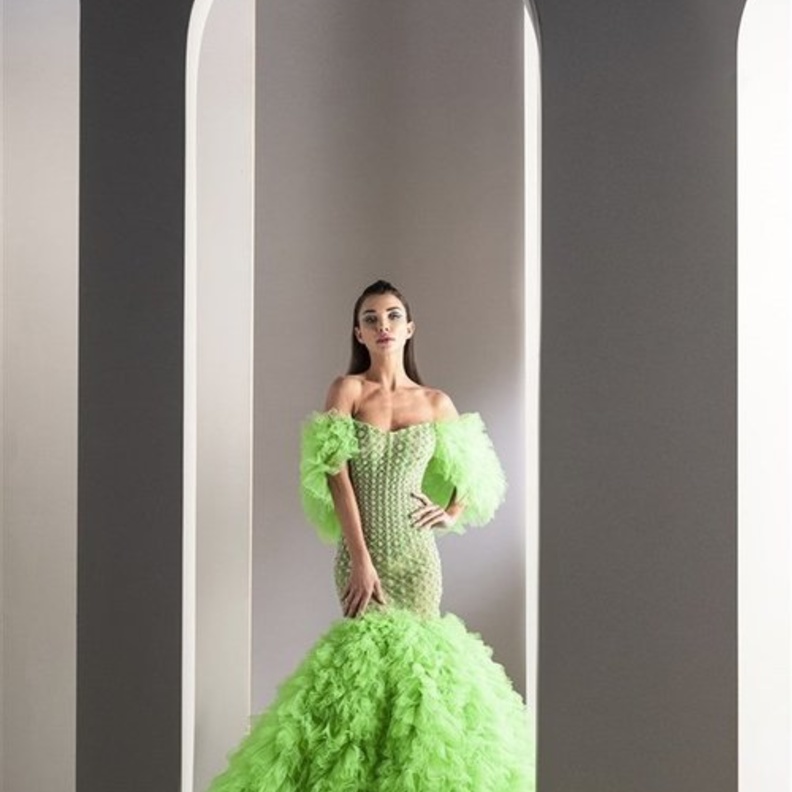 فساتين خطوبة مرصعة للعروس