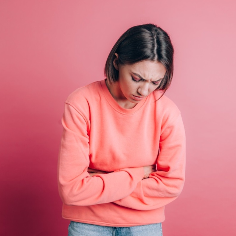 ما هي اسباب حدوث الام الدورة الشهرية ومتى ينتهي الالم