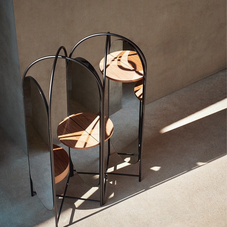 مرايا Blossom Screen من فندي