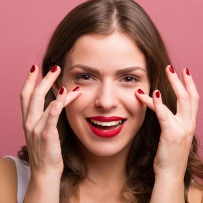 وصفات طبيعية فعالة للتخلص من الهالات السوداء خلال يومين