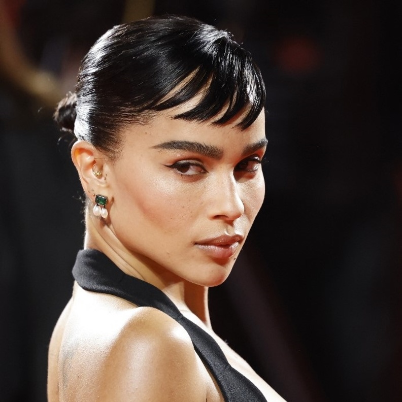 3 أساليب عصرية لتطبيق الغرة لصاحبات الجبين العريض من وحي Zoe Kravitz 