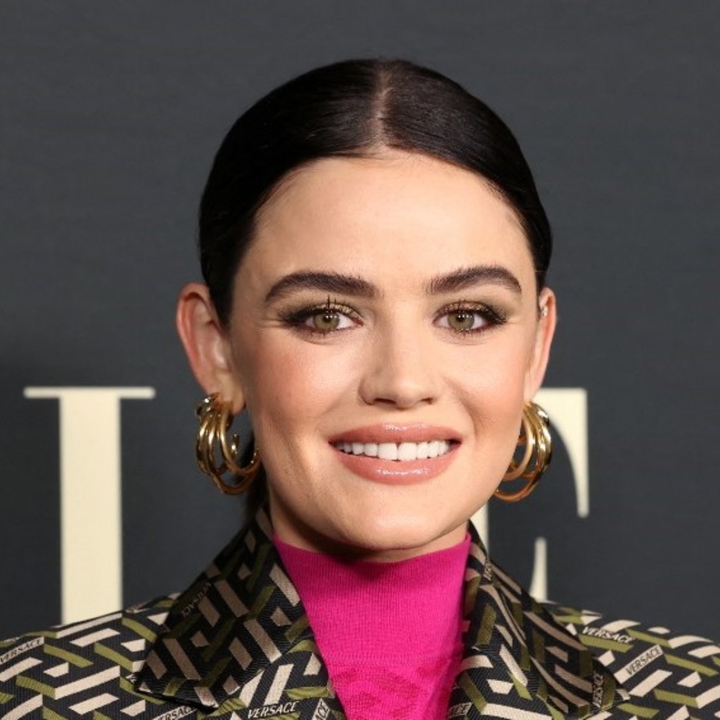 ألوان أحمر شفاه تناسب البشرة البيضاء