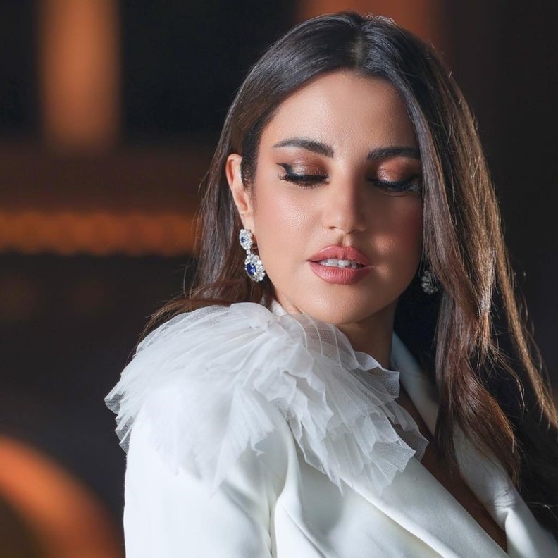 مكياج سموكي ناعم مع الايلاينر على طريقة درة التونسية