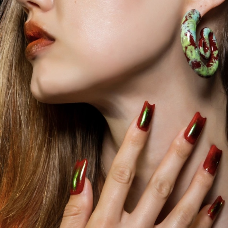 4 نصائح ذكية تحمي طلاء الأظافر من التقشر