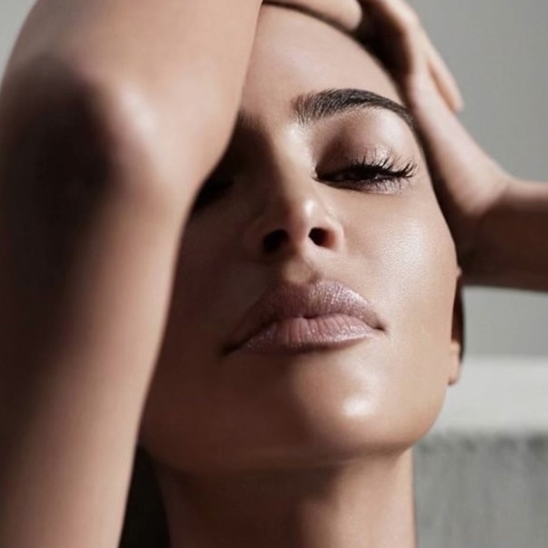 أبرز الفنانات العالميات الأكثر تأثيراً في عمليات تجميل الأنف