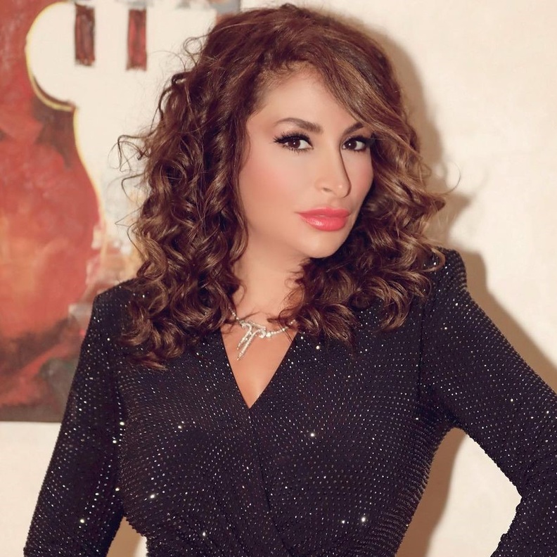ديمة بياعة بـ نيو لوك الشعر الأشقر