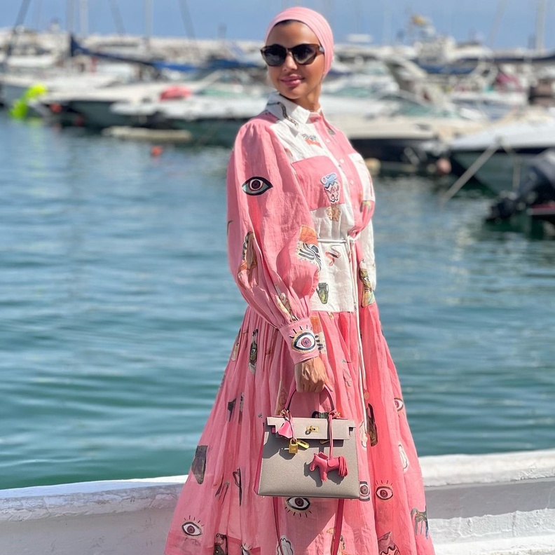 فساتين كاجوال بألوان صيفية من وحي أماني الحنطي 