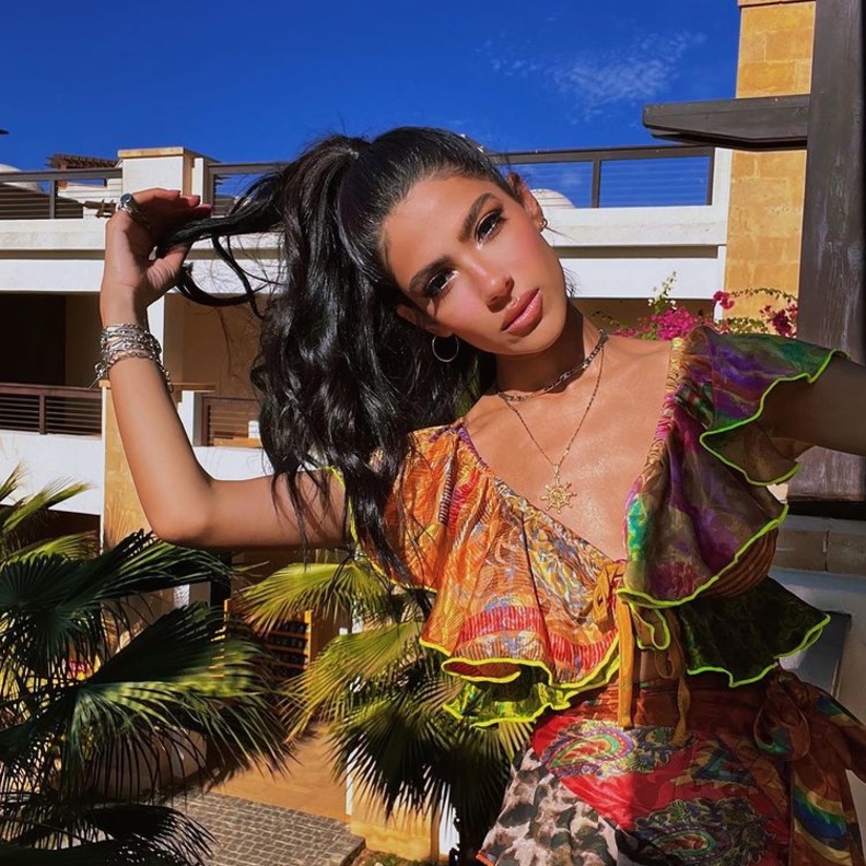 إطلالات جريئة للصبايا مستوحاة من هدى المفتي