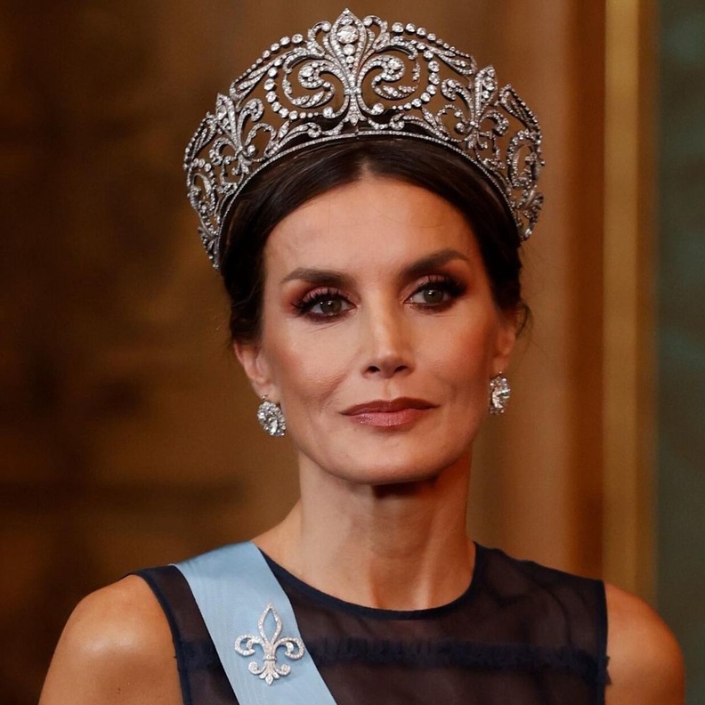 تاج Fleur de Lys Tiara أكثر تيجان الملكة ليتيزيا ظهورا