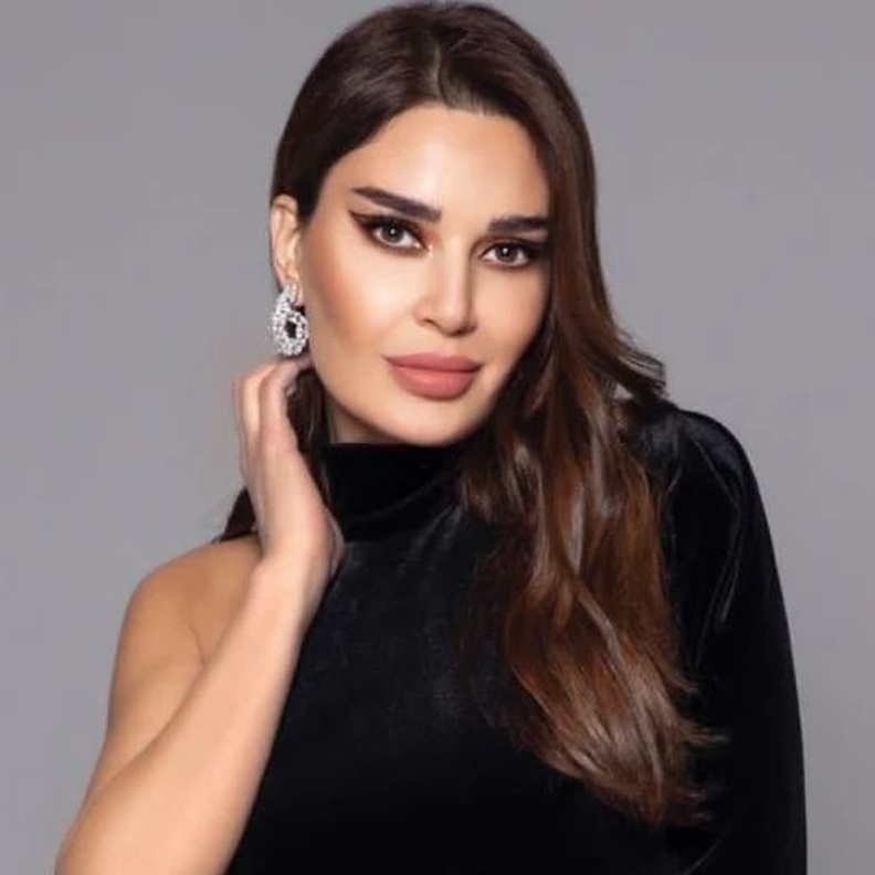 إطلالات جمالية راقية تألقي بها في عيد الاضحى بالخطوات بأسلوب سيرين عبد النور