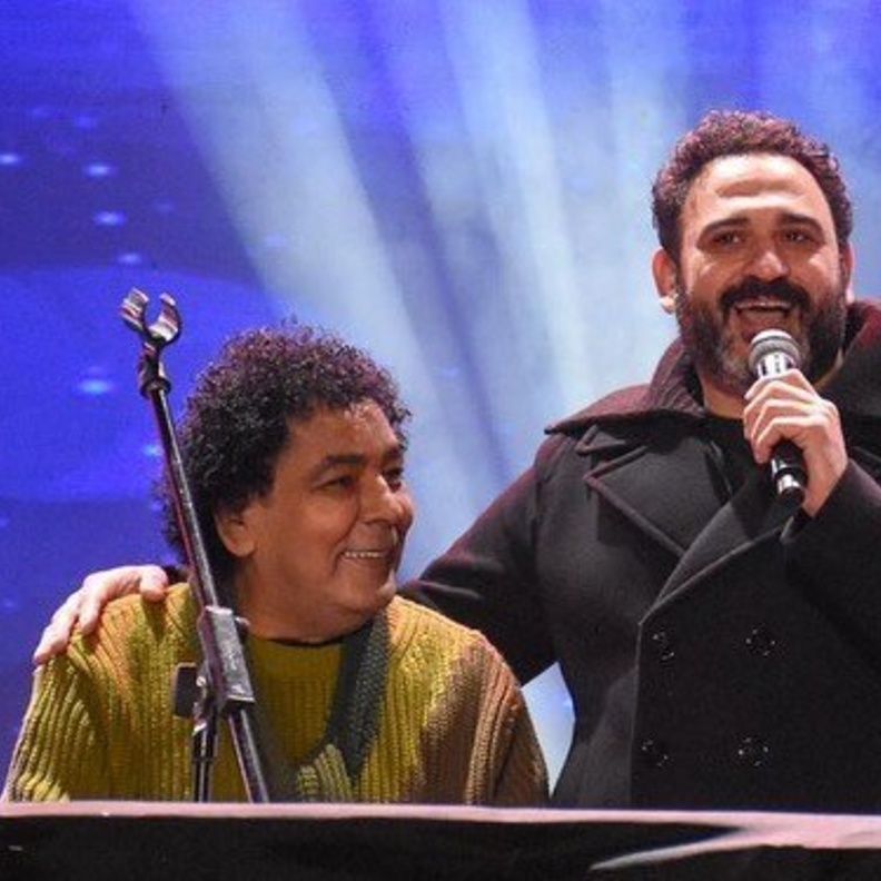 محمد منير وأكرم حسني