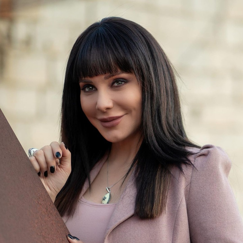 دعم متبادل ومواقف لافتة بين وائل رمضان وسلاف فواخرجي