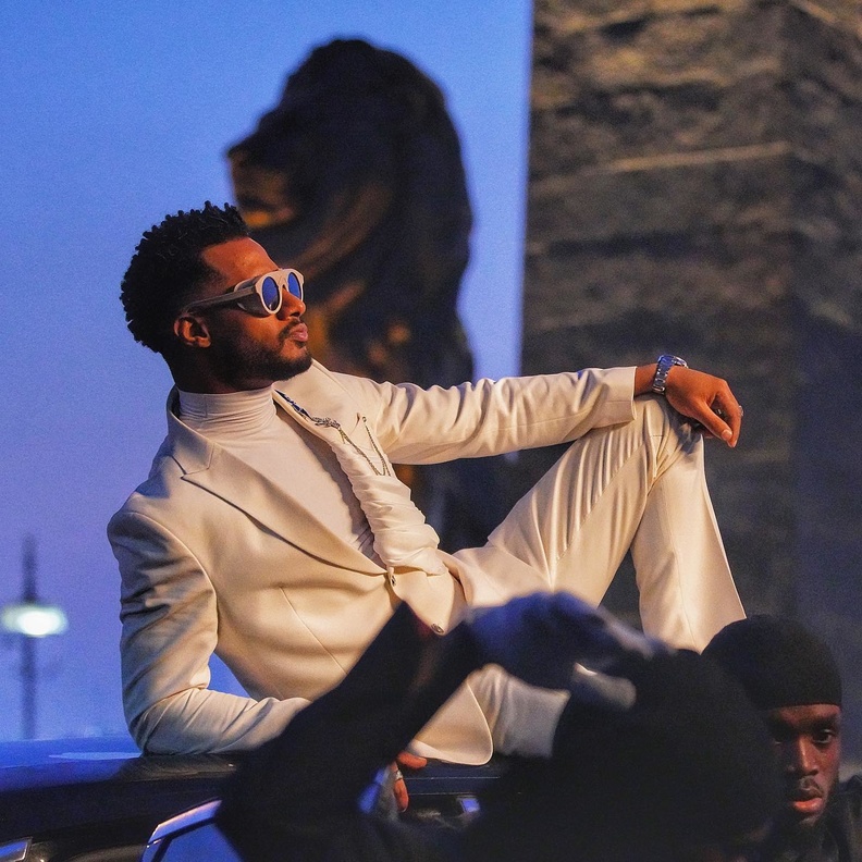 محمد رمضان بـ نيو لوك جريء استعداداً لنشاطاته الغنائية