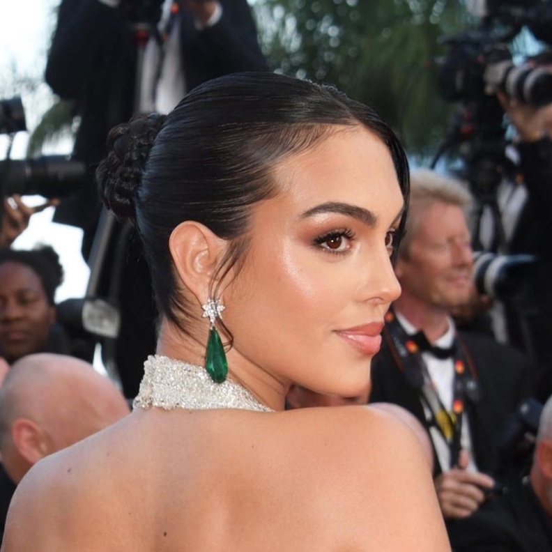 الهايلايتر أحد أسرار مكياج جورجينا رودريغز ..إليك خطوات تطبيقه