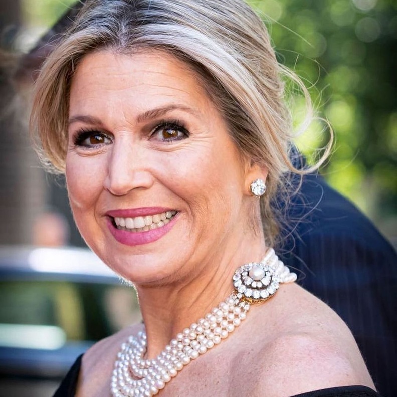 أقراط الملكة ماكسيما الماسية من إرث العائلة المالكة الهولندية