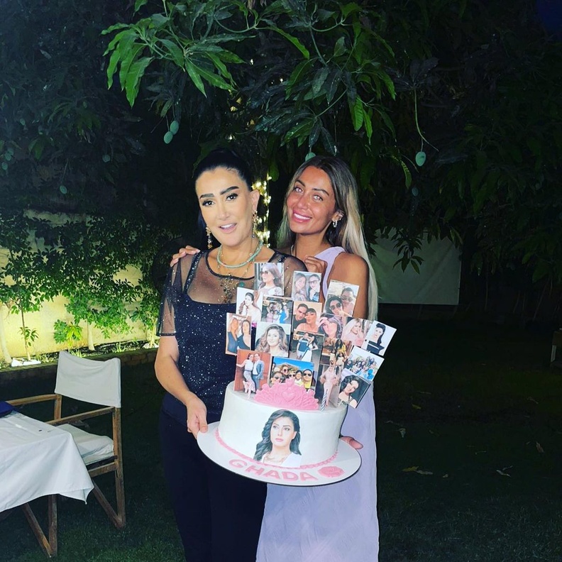 غادة عبدالرازق وابنتها