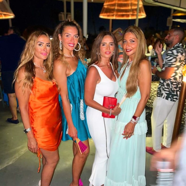 حفل خطوبة ابنة اعلامي شهير يجمع نجمات العالم العربي ..بالصور