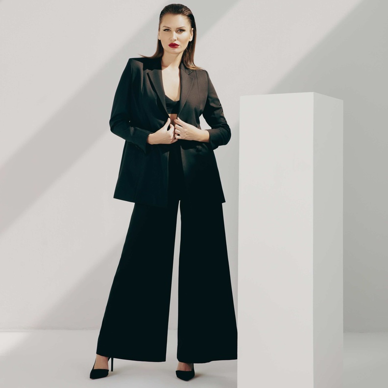 الأناقة، الراحة، الرقي والفخامة في مجموعة الأزياء الجديدة لربيع وصيف 2022  “Dream in a city” لدار أزياء ليلي بلان