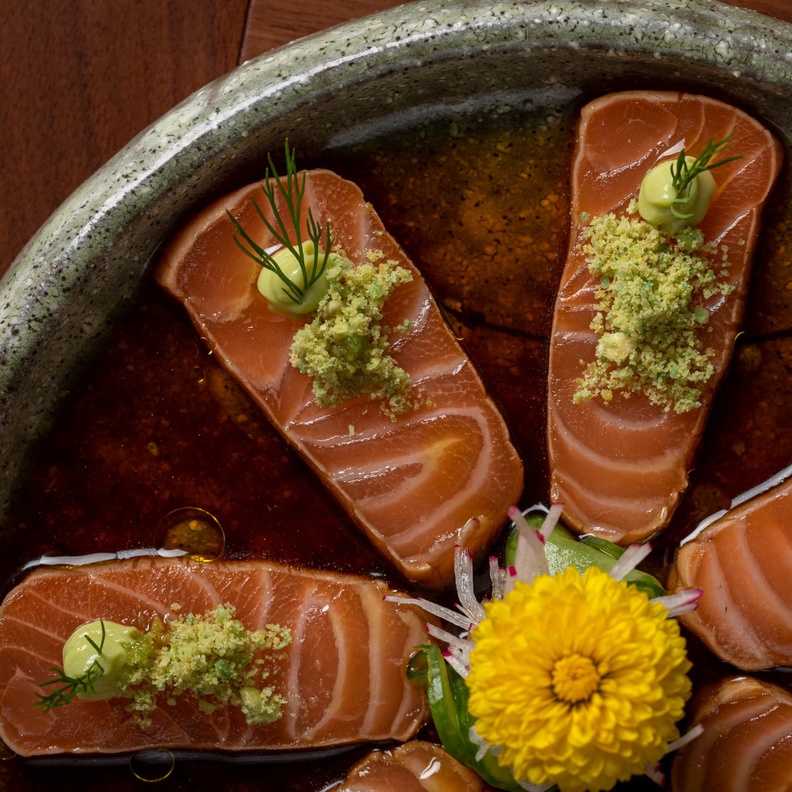 اختبروا تجربة تناول الطعام الياباني المعاصرة في مطعم Nozomi الحائز على جوائز في الخُبر