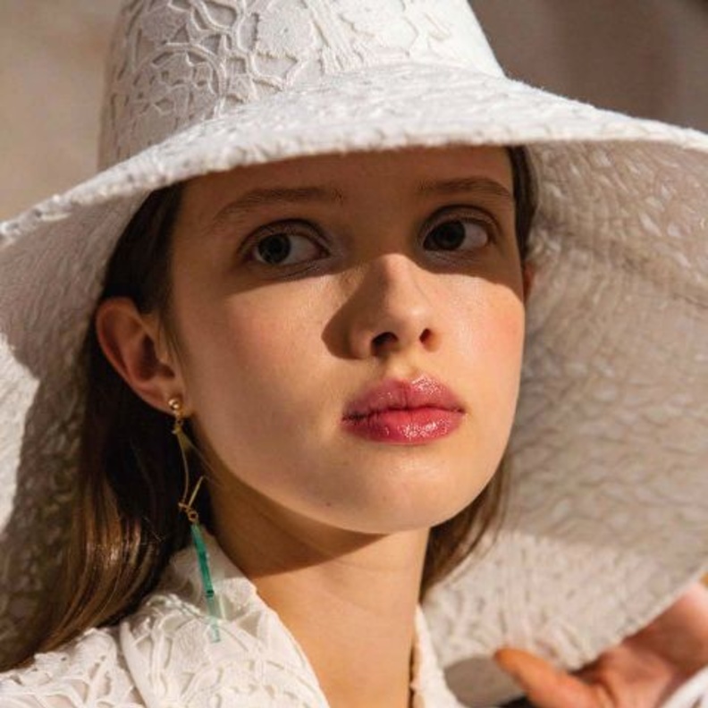 أهم مستحضرات العناية بالبشرة والمكياج لرحلتك الصيفية