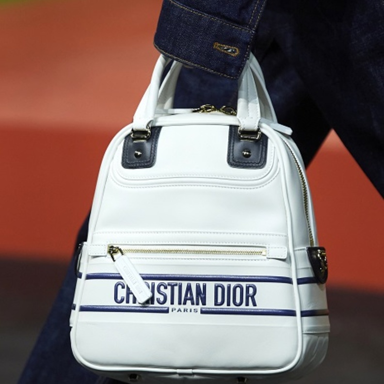 موديلات حقائب كاجوال باللّون الأبيض من Christian Dior