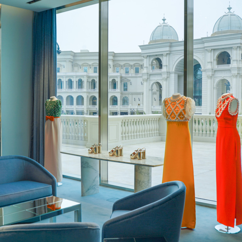 "ميو ميو" تفتتح بوتيكاً جديداً في وجهة التسوق المرموقة Place Vendome في قطر