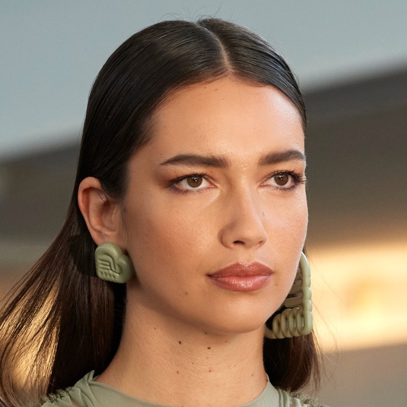 عارضة دار Ester Manas 