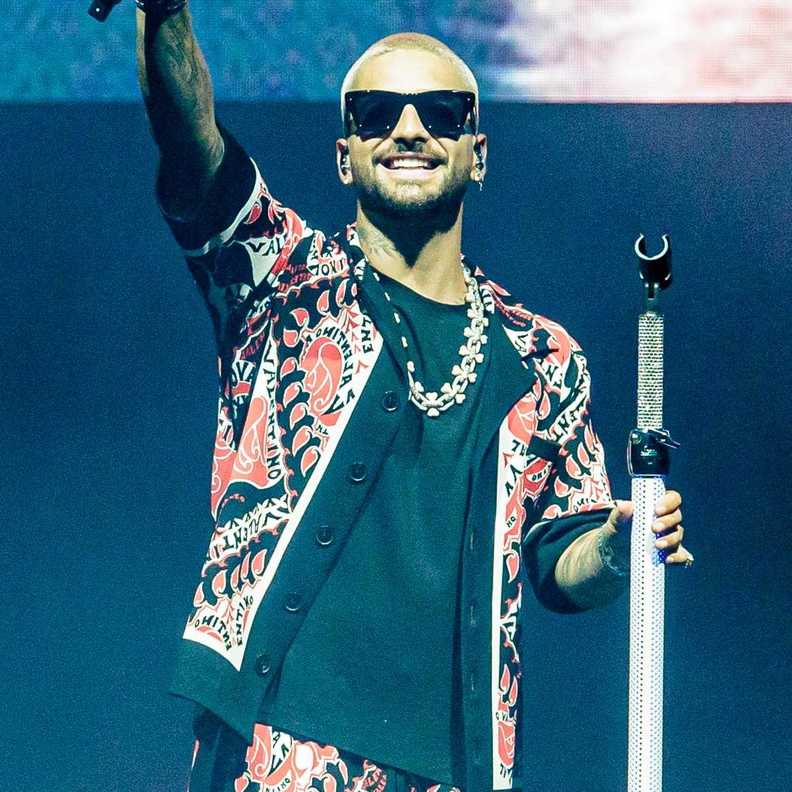 Valentino  تُطلق فصل النظّارات الجديد فالنتينو