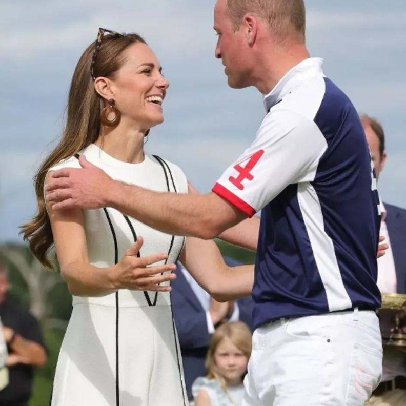 هكذا كسرت كيت ميدلتون البروتوكول الملكي في مباراة البولو