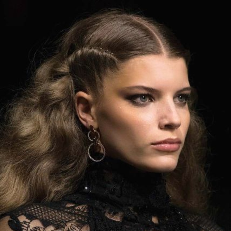 إطلالة وجهك مشرقة وجذابة بمستحضرات لا غنى عنها لصيف 2022