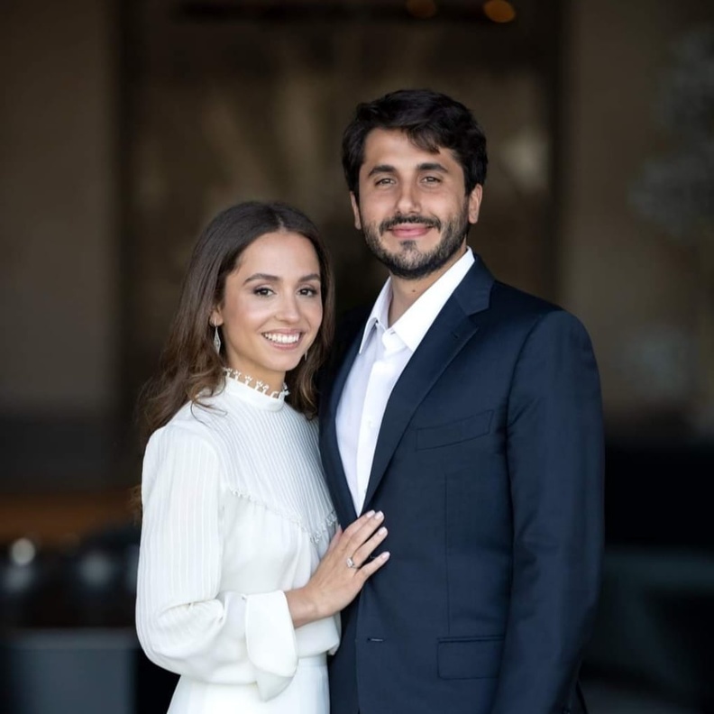 إطلالة الأميرة إيمان بنت عبدالله الثاني في خطوبتها