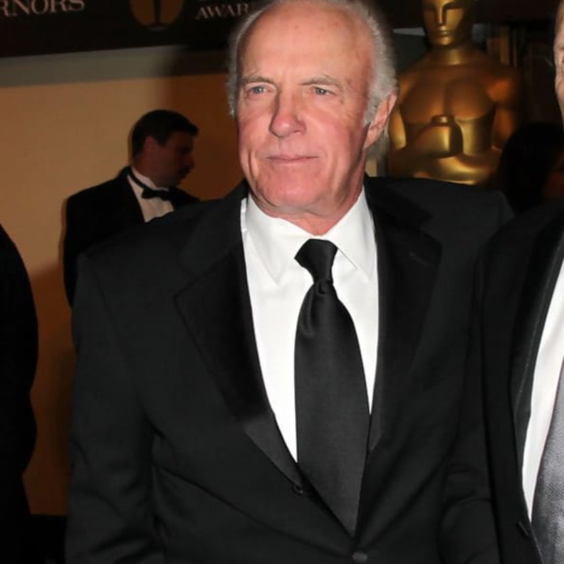 وفاة جيمس كان